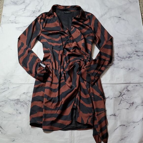 House of Harlow 1960 Dresses & Skirts - 4/$20 House of Harlow Brown/Black Faux Wrap Dress